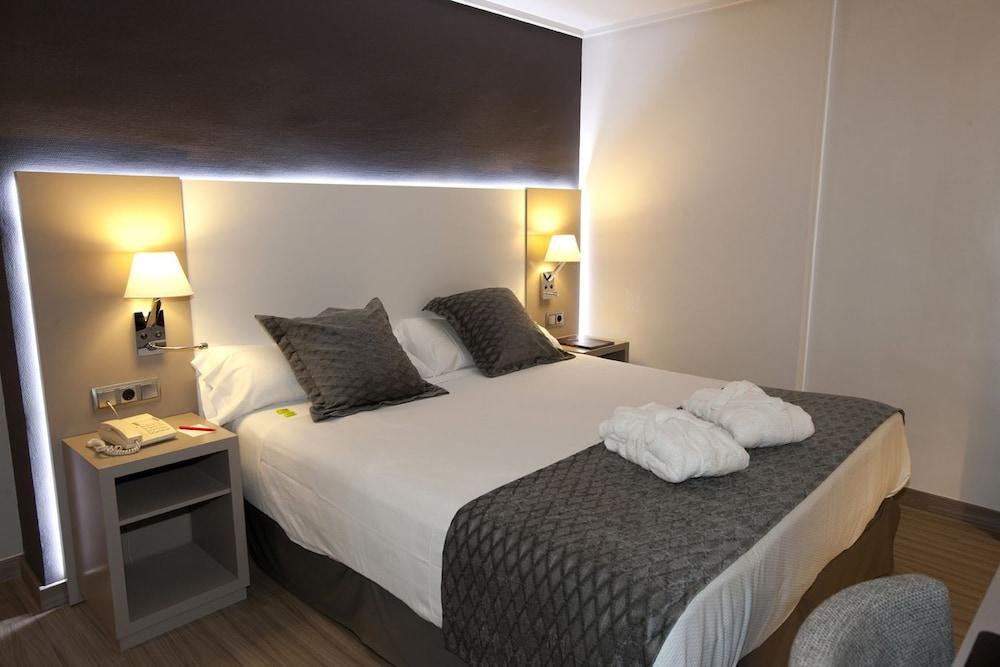B&B Hotel Cartagena Cartagonova Bagian luar foto